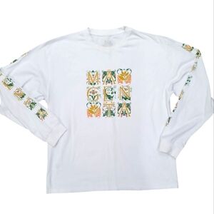 Magenta Skateboard White Long Sleeve Graphic Tee Size Medium